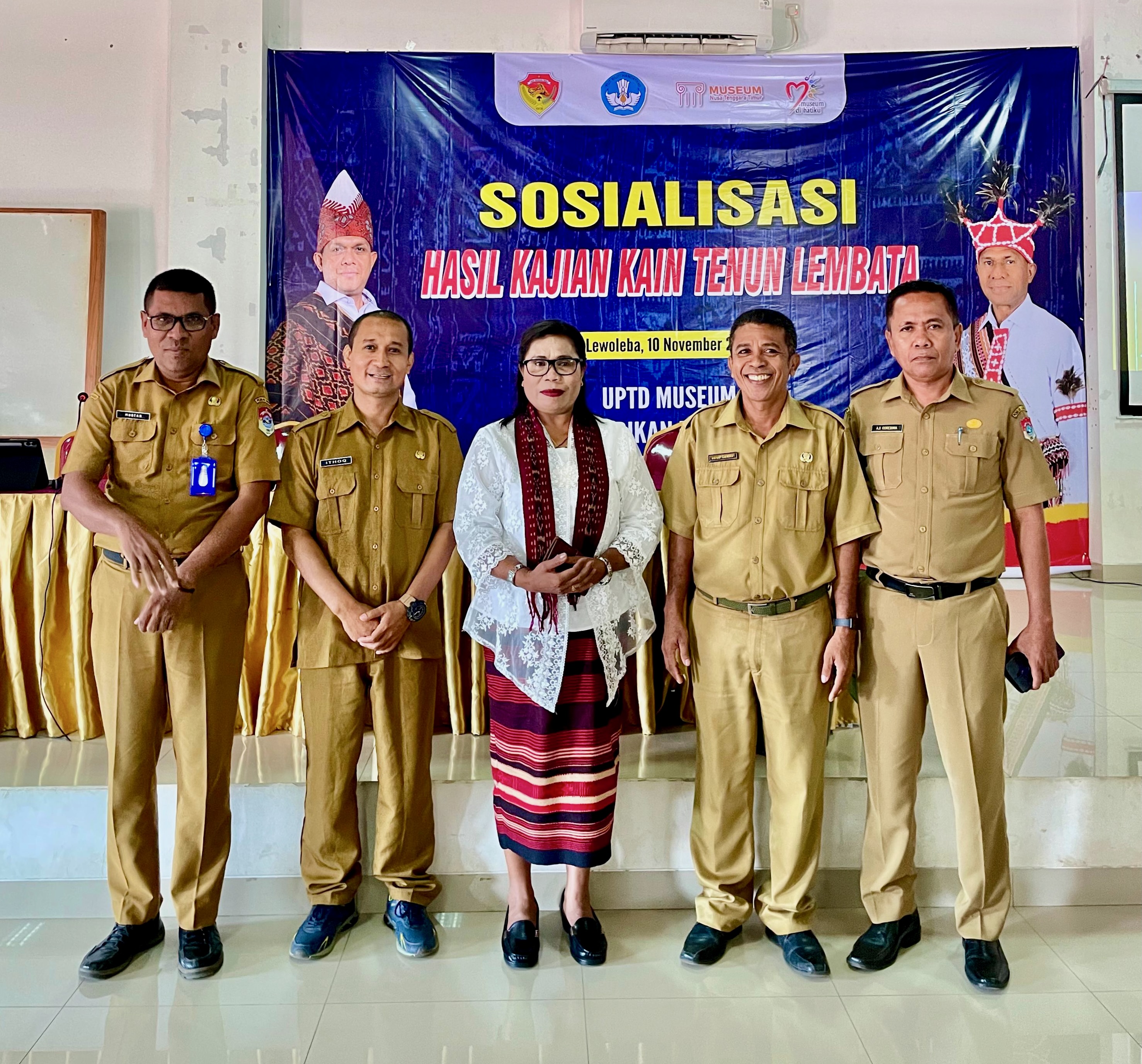 Documenting Lamaholot Textiles Workshop